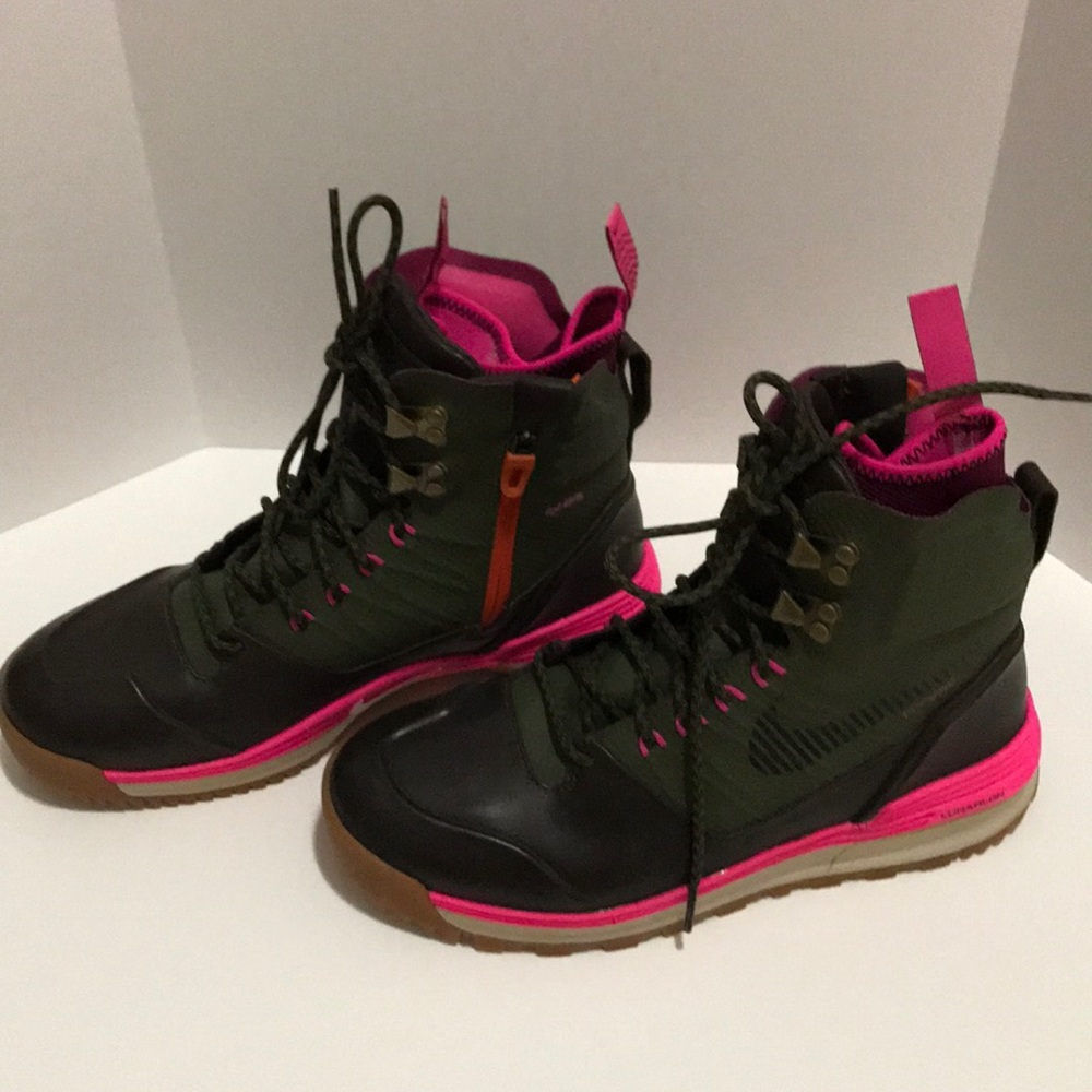 Nike women’s boots Lunarloon size 8